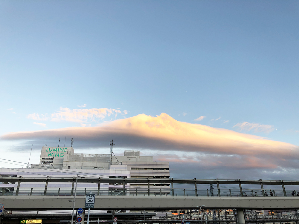 大船駅上空。変な雲